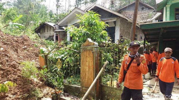 Tanah Gerak di Banjarnegara: 1 Dusun Dikosongkan, 4 Dusun Terisolir