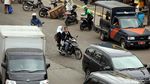 Miris, Para Pelajar Ini Nekat Naik Motor Tanpa Helm