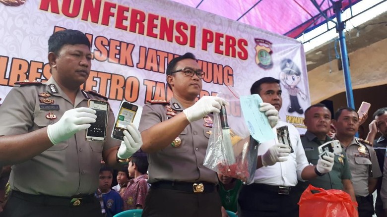 Ependi Jadi Tersangka Pembunuhan Istri dan 2 Anaknya di Tangerang Ependi Jadi Tersangka Pembunuhan Istri dan 2 Anaknya di Tangerang