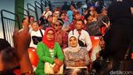 Keakraban 4 Paslon Pilgub Jabar Saat Pengundian Nomor Urut
