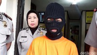 Pelaku diamankan Unit Reskrim Polsek Regol.