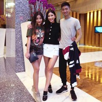Saat ini Calista Cuaca tinggal di Singapura bersama ibunya, Jamie Chua dan kakaknya, Cleveland.  Foto: Instagram