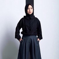 Ia pun sempat membuat label fesyen sendiri bertajuk KATA. Kini ia sedang berusaha membangun kembali brand hijab barunya untuk mengoptimalkan kecintaannya terhadap dunia fesyen. Foto: Instagram
