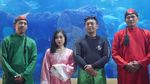 Foto: Saat Barongsai dan Dewi Langit Beraksi di Bawah Laut
