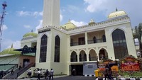 Masjid ini dibangun di atas lahan seluas 1.600 meter persegi.