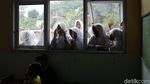 Ekspresi Siswa SD Kampung Tengah saat Disuntik Difteri