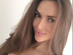 Foto: Sosok Yulia, Wanita dengan Payudara Persegi Akibat Gagal Implan