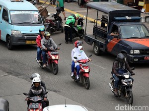 Puasa Lancar Meski Beraktivitas dengan Naik Motor, Ini Tipsnya