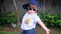 Ini Kala memakai baju sekolah SMP. (Dok. Instagram/kalamadali)