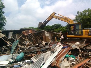 37 Bangunan Berdiri di Areal Makam Simo Kwagean Dibongkar