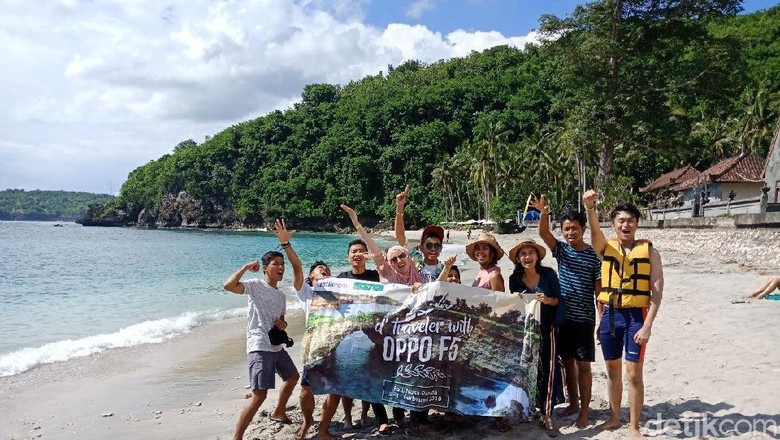 Saat #dTravelerWithOPPOF5 di Crystal Bay, Bali (Masaul/detikTravel) Saat #dTravelerWithOPPOF5 di Crystal Bay, Bali (Masaul/detikTravel)