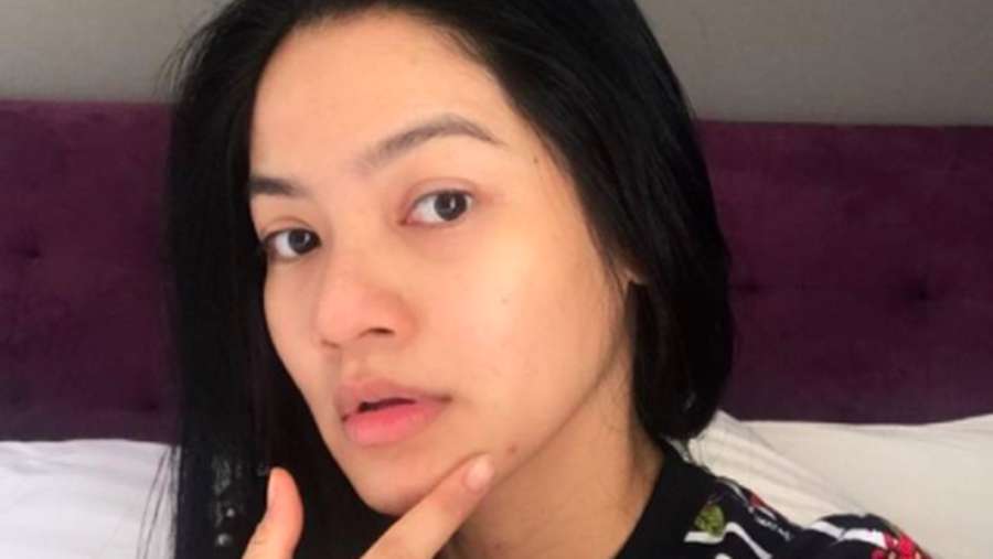 5 Artis Cantik  Ini Ungkap Momen Indah Menyusui di Instagram 