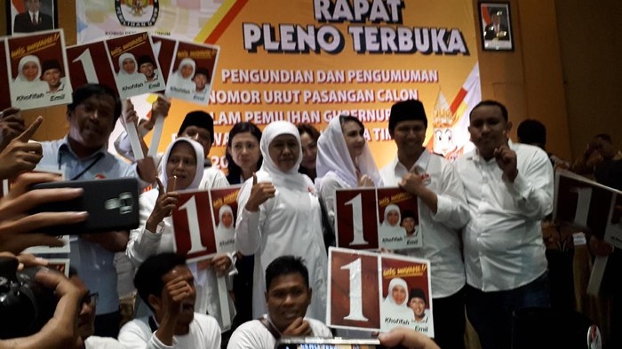 Dapat Nomor Urut 1, Khofifah Bersyukur Lewat Pantun