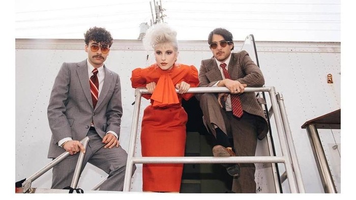 Jadwal Tur Padat Penyebab Vokalis Paramore Sakit dan Batalkan Konser