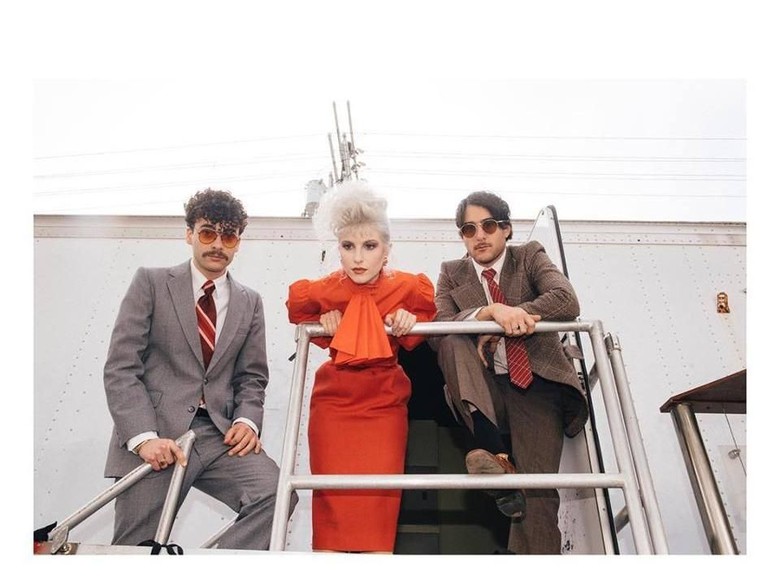 Promotor Masih Cari Tanggal Pengganti Konser Paramore Promotor Masih Cari Tanggal Pengganti Konser Paramore