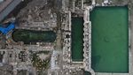 Foto: Mandi di Kolam Romawi Berusia 2000 Tahun Saat Musim Dingin