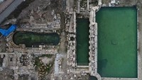 Air kolam yang satu terhubung dengan yang lain di lokasi yang sama. (Foto: Dok. Anadolu Agency)