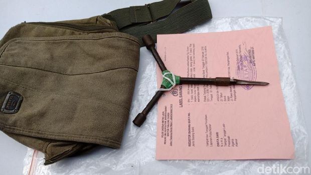 Barang bukti yang dipakai pelaku untuk mencuri motor