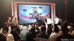 Keakraban 4 Paslon Pilgub Jabar Saat Pengundian Nomor Urut