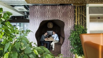 Director of Operations dengan gaji USD 304-330 ribu (Rp 4,5-4,8 miliar). Di posisi ini, kalian akan bertanggung jawab akan operasi sehari-hari perusahaan. Foto: Office Snapshot