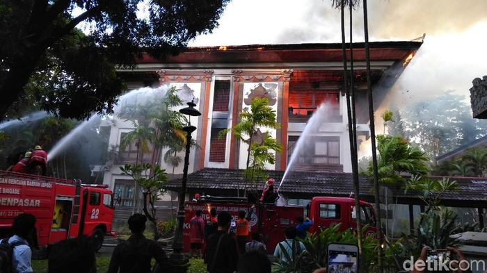 Kebakaran Gedung Pemprov Bali Diduga Akibat Korsleting