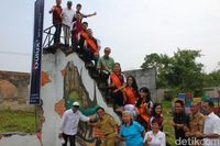 Asyik buat foto-foto (Raja Adil/detikTravel)