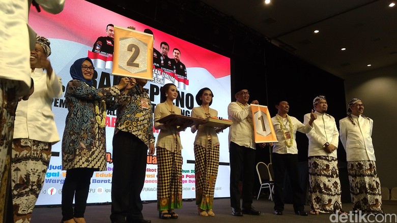 Nomor Urut Pilwalkot Cirebon, Bamunas-Edo 1 dan Azis-Eti 2 Nomor Urut Pilwalkot Cirebon, Bamunas-Edo 1 dan Azis-Eti 2