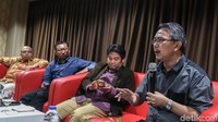 Diskusi tersebut bertema Selamat Datang Anti Kritik dan Demokrasi.