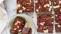 Nah yang ini adalah brownies dengan tambahan selai kacang dan alpukat. Kayak gimana ya rasanya? Foto: Istimewa