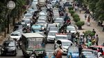 Hobi Mangkal, Bajaj Bikin Macet Jalan Diponegoro