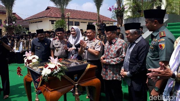 Masjid Arif Nurul Huda Polda Jatim diresmikan/