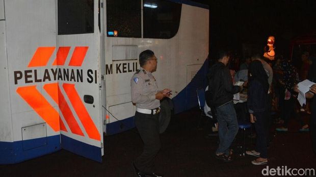 Urus Perpanjangan SIM di Solo Bisa Sambil Wisata Lampion Imlek