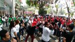 Kemeriahan Pengambilan Nomor Urut Gus Ipul-Puti dan Khofifah-Emil