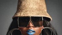 Missy Elliott bercerita bahwa pengobatan untuk kondisi tiroidnya sendiri juga lumayan berat. Kadang rambutnya sampai rontok dan mata membengkak. (Foto: Instagram/missymisdemeanorelliott)