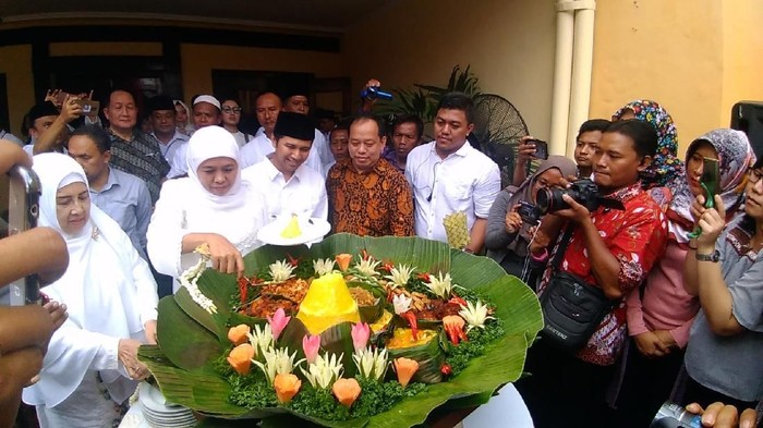 Sebelum Ambil Nomor Urut, Ini yang Dilakukan Khofifah-Emil