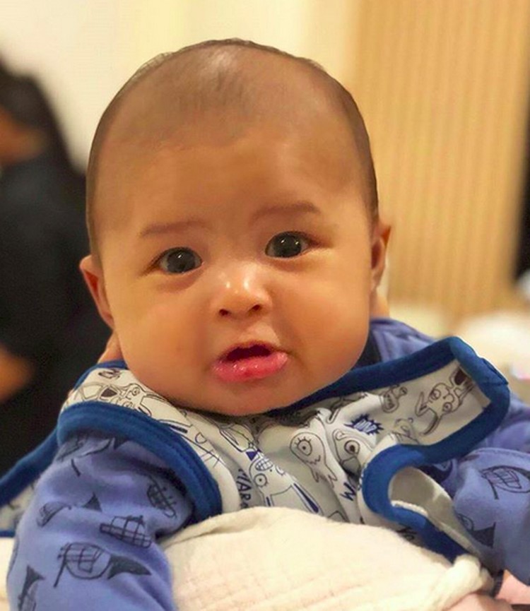 Aih! Lucunya Baby Rapha, Jagoan Cilik Sandra Dewi-Harvey Moeis