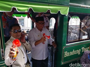 Resmikan Boseh dan Bandros, Ridwan Kamil: Solusi Wisata Tanpa Macet