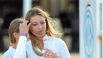 Selain cantik, dia juga mendapatkan otak pintar seperti ayahnya. Saat ini, dia kuliah di Stanford, universitas sangat bergengsi di Amerika Serikat. Foto: DailyMail