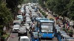 Hobi Mangkal, Bajaj Bikin Macet Jalan Diponegoro