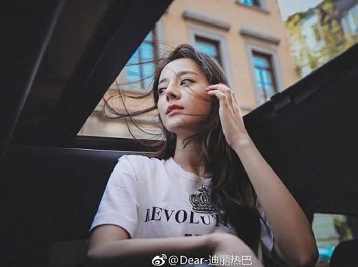 Dilraba Dilmurat Dilraba Dilmurat, wanita tercantik di Asia.