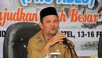 Sosok Bupati Ali yang Larang Valentines Day dan LGBT Kerja di Salon