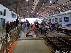 Tiket Ludes Terjual, KAI Daop 7 Madiun Tambah 10 Gerbong