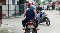 Jadi momen jalan-jalan naik motor bersama anak kedua yang bernama lengkap Arief Dwi Ramadani itu menjadi waktu yang sangat berharga.