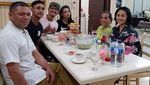 Begini Kemesraan Krisdayanti dan Raul Lemos Kalau Sedang Makan Bareng!