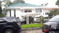 Rumah dinas Wagub Jabar Deddy Mizwar di Rancabentang, Ciumbuleuit