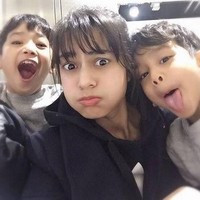 Dalam akun Instagramnya, Kareena kerap mengunggah foto dirinya bersama Bunga Zainal dan adik-adik tirinya. Foto: Instagram