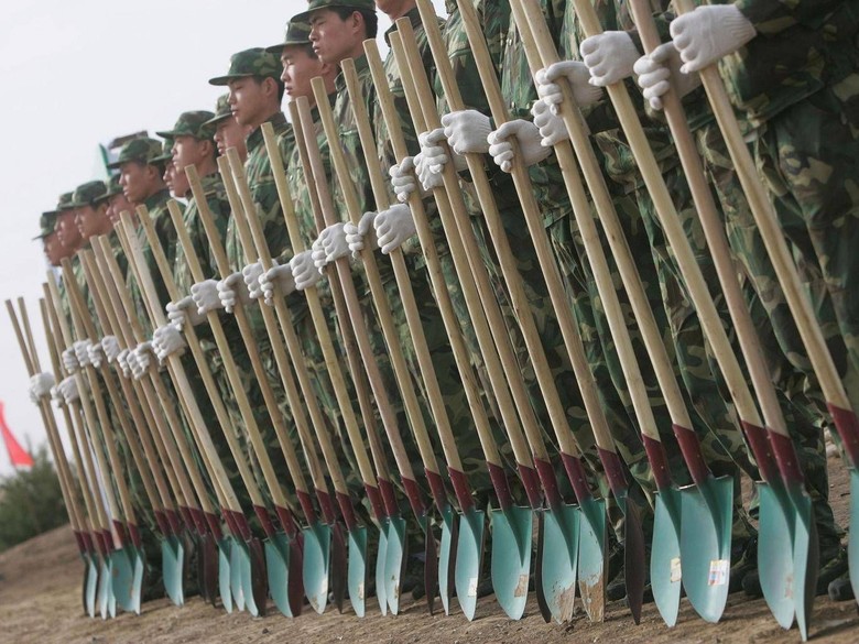China Tarik 60.000 Tentara Perbatasan untuk Tanam Pohon di Pedalaman China Tarik 60.000 Tentara Perbatasan untuk Tanam Pohon di Pedalaman