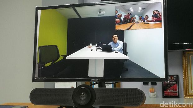Video conference dengan Bryan Lee.