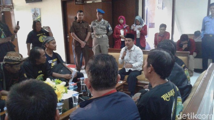 Batas Akhir Relokasi, PKL Malah Geruduk DPRD Ponorogo