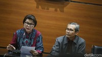 Basaria Pandjaitan mengumumkan penetapan tersangka untuk Fayakhun Andriadi.